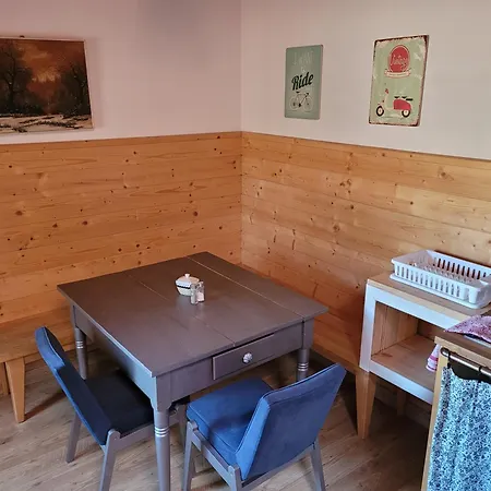 Klimaty- Nad Rzeka Lägenhet Międzylesie